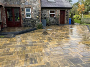 Barleystone Paved Patio with Charcoal Damson Border in Edenderry, Co. Offaly
