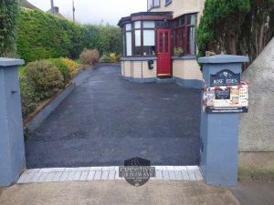 Resin Bound Driveway with Granite Brick Apron in Limerick City