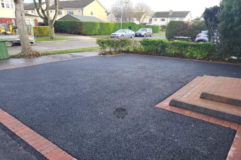 Stone Mastic Asphalt Driveway with Barleystone Paved Border and Step in
