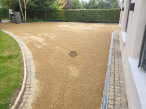 Tar and Chip Driveway with Golden Granite Setts in Monasterevin, Co. Kildare