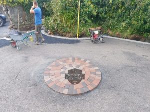 Tarmac Driveway with Barleystone Circular Insert in Limerick